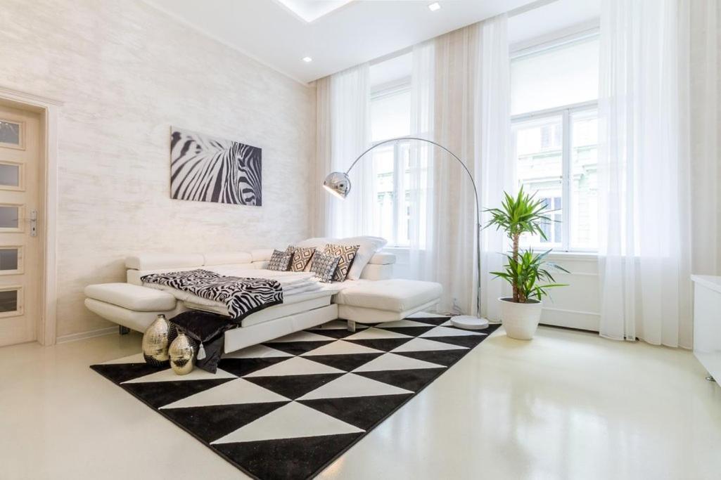 Stylish Apartment 5 Minutes Walk From City Center Praga Zewnętrze zdjęcie