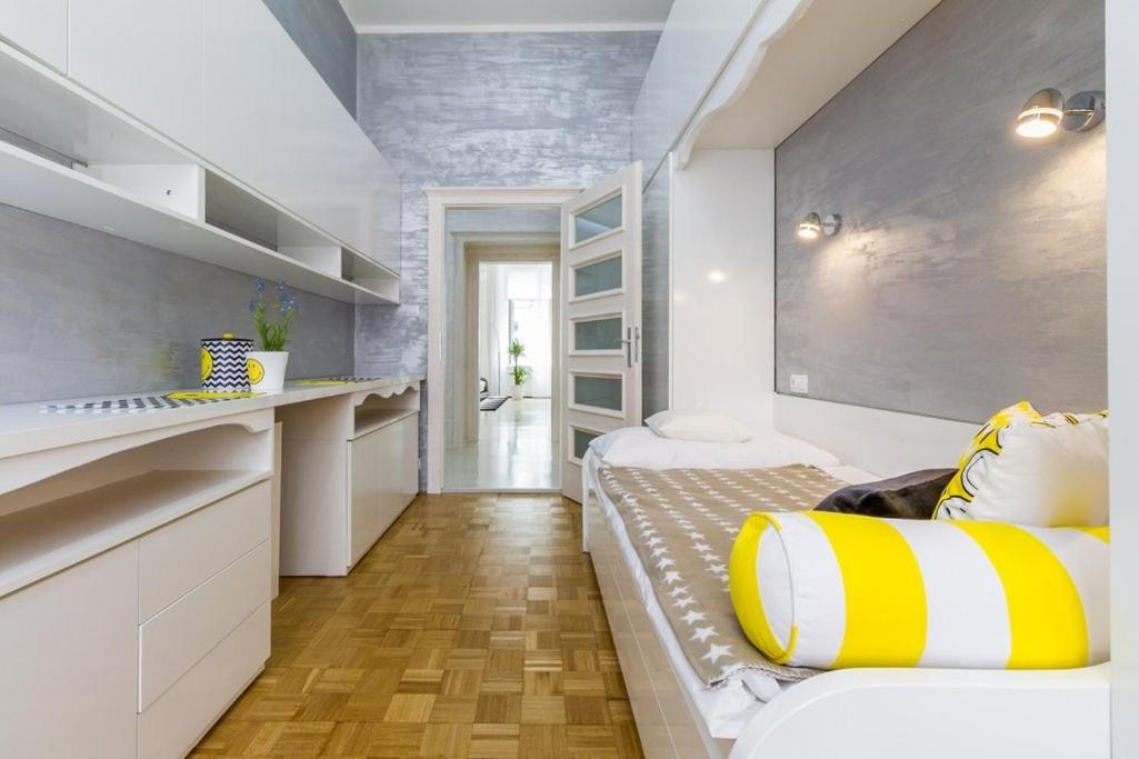 Stylish Apartment 5 Minutes Walk From City Center Praga Zewnętrze zdjęcie